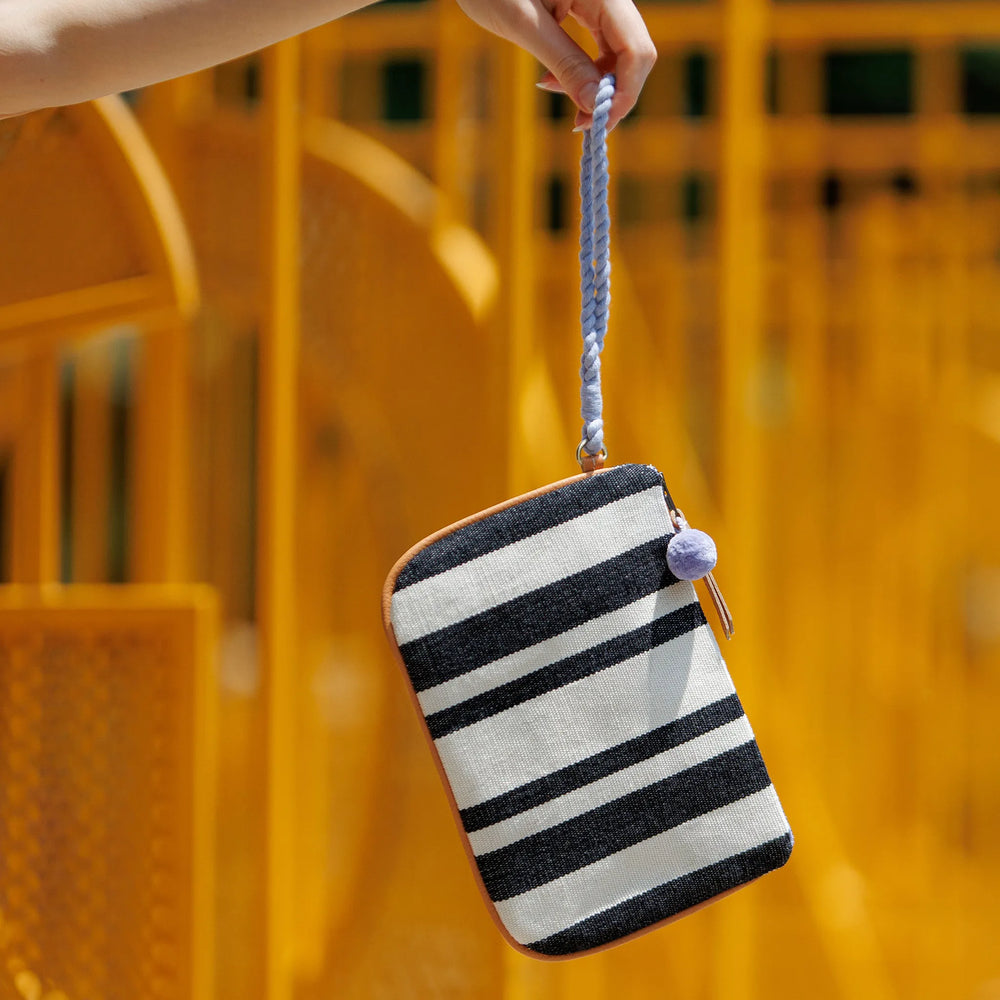 Black Block Stripe